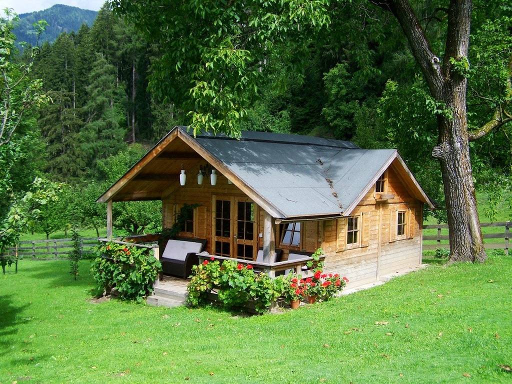 De plus en plus de familles choisissent le bois pour construire leur maison.